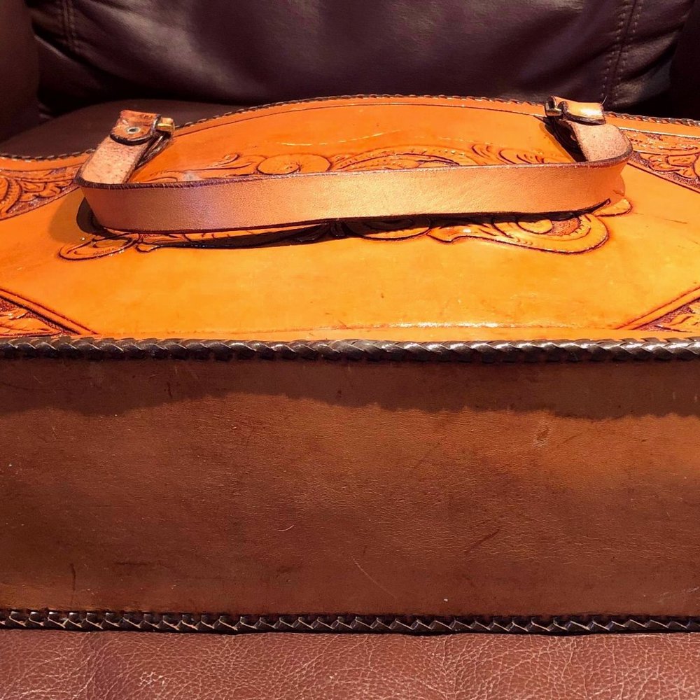 Hand tooled leather tote bag - Picture 3 of 10